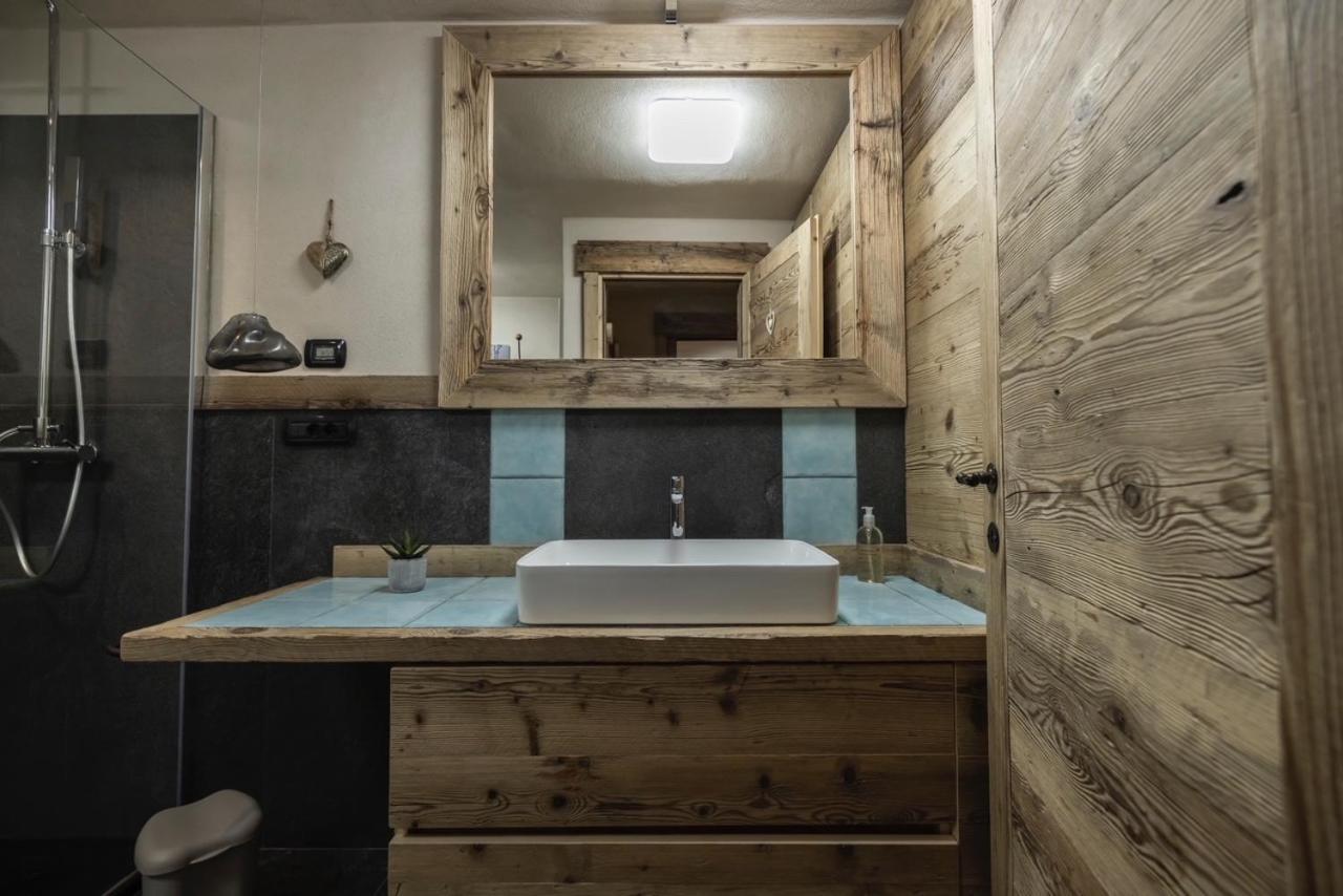 La Casa Del Cuore Apartment เฟนิส ภายนอก รูปภาพ